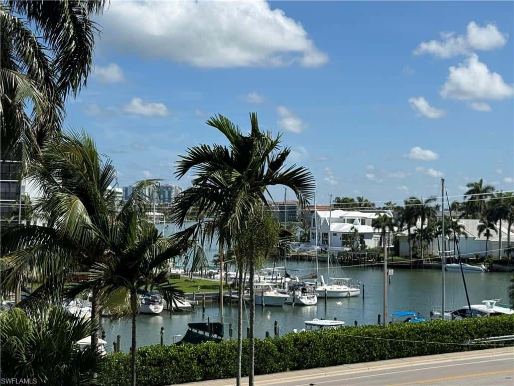 2150 Gulf Shore Blvd #411, Naples, photo 9