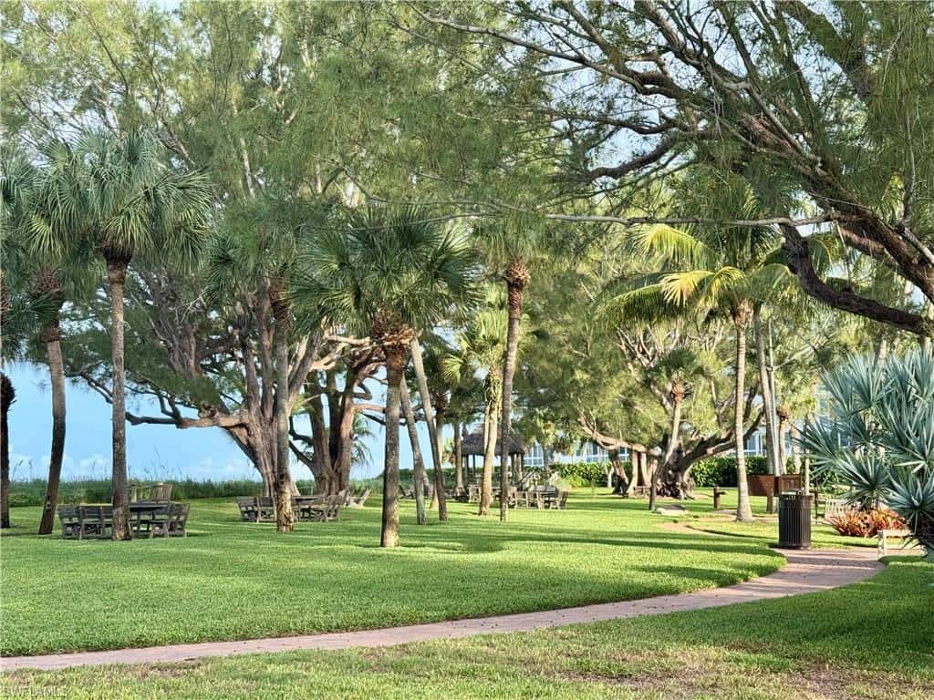 2150 Gulf Shore Blvd #411, Naples, photo 33