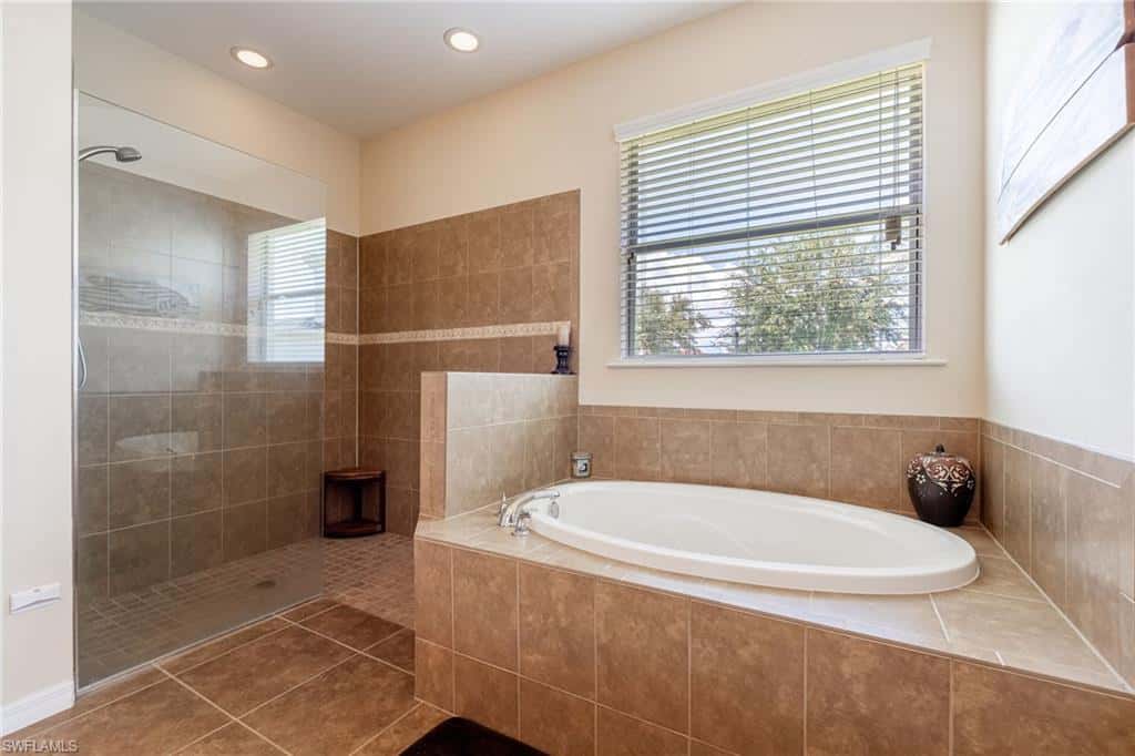 2466 Ashbury Cir, Cape Coral, photo 22