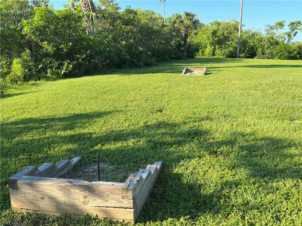 1721 Club House Rd, North Fort Myers, photo 47
