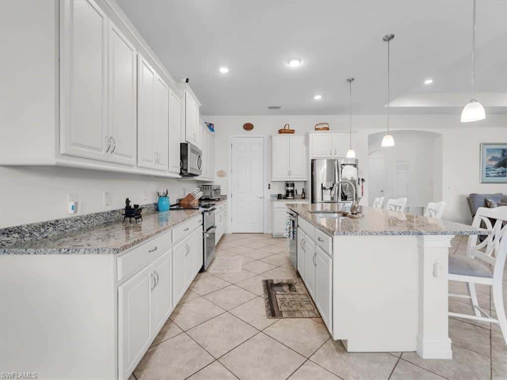 3271 Baravaldo Cir, Cape Coral, photo 13