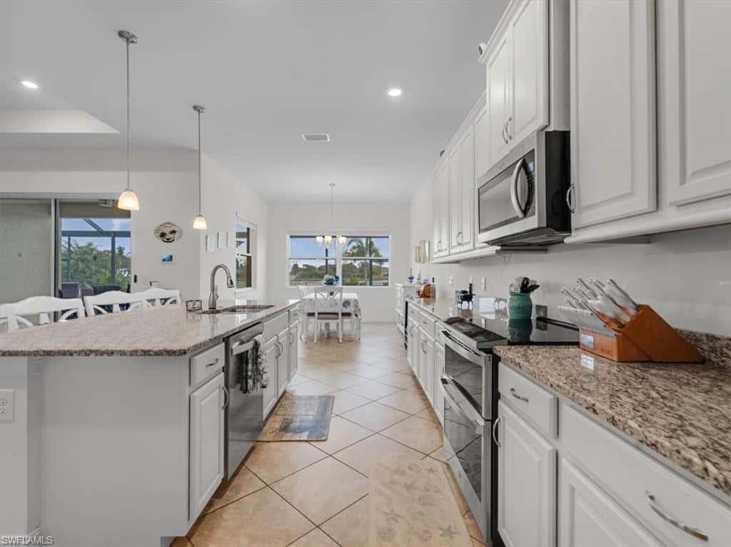 3271 Baravaldo Cir, Cape Coral, photo 12