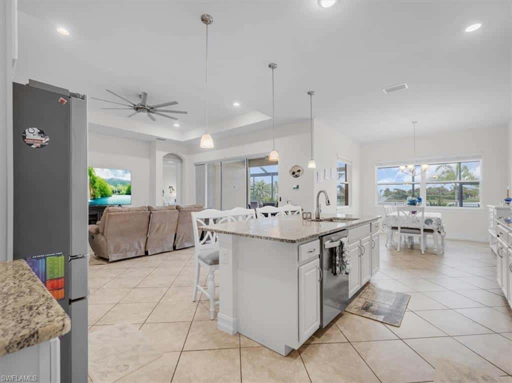 3271 Baravaldo Cir, Cape Coral, photo 9