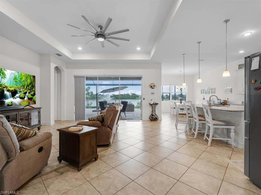 3271 Baravaldo Cir, Cape Coral, photo 4