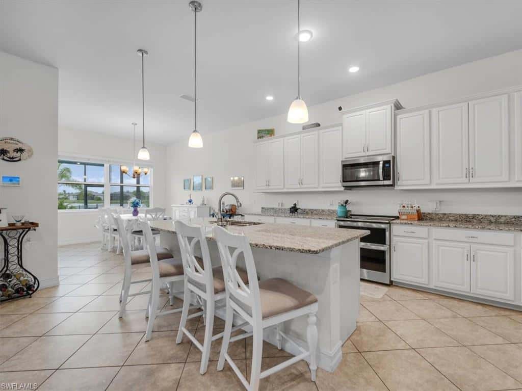3271 Baravaldo Cir, Cape Coral, photo 8