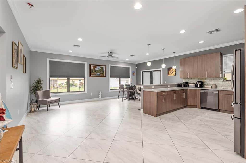 2360 Burton Ave, Fort Myers, photo 5