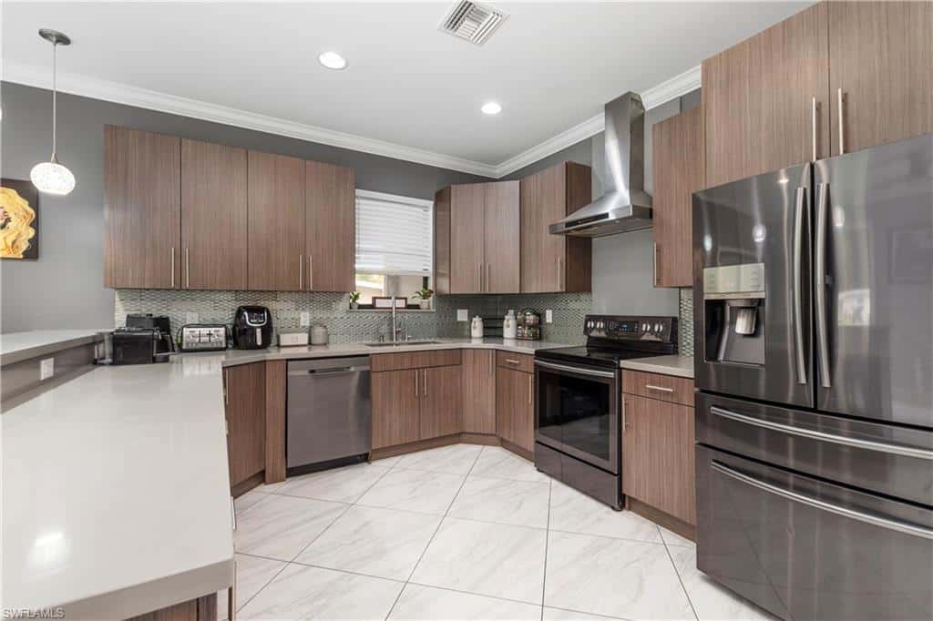 2360 Burton Ave, Fort Myers, photo 4