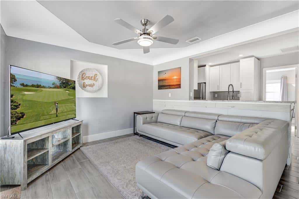 216 Fairweather Ln, Fort Myers Beach, photo 4