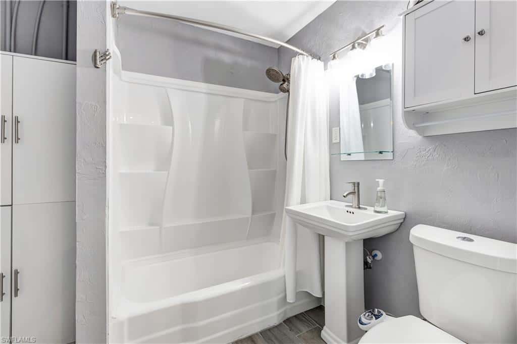 216 Fairweather Ln, Fort Myers Beach, photo 8