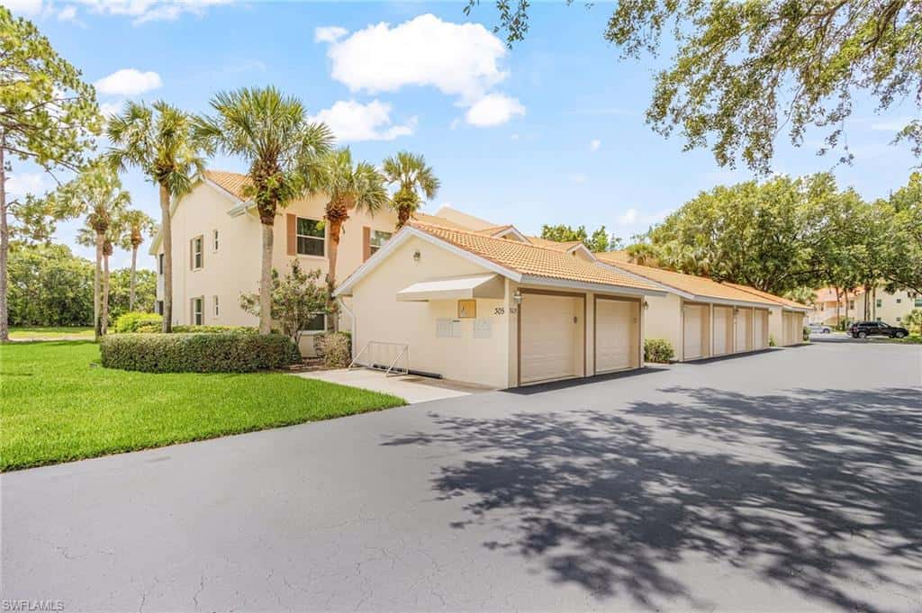 305 Robin Hood Cir #204, Naples, photo 36