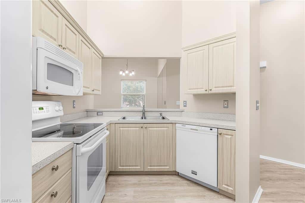 305 Robin Hood Cir #204, Naples, photo 10