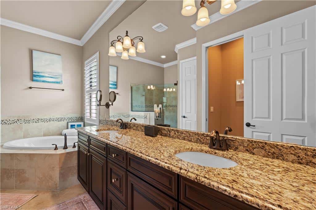 9352 Vercelli Ct, Naples, photo 18