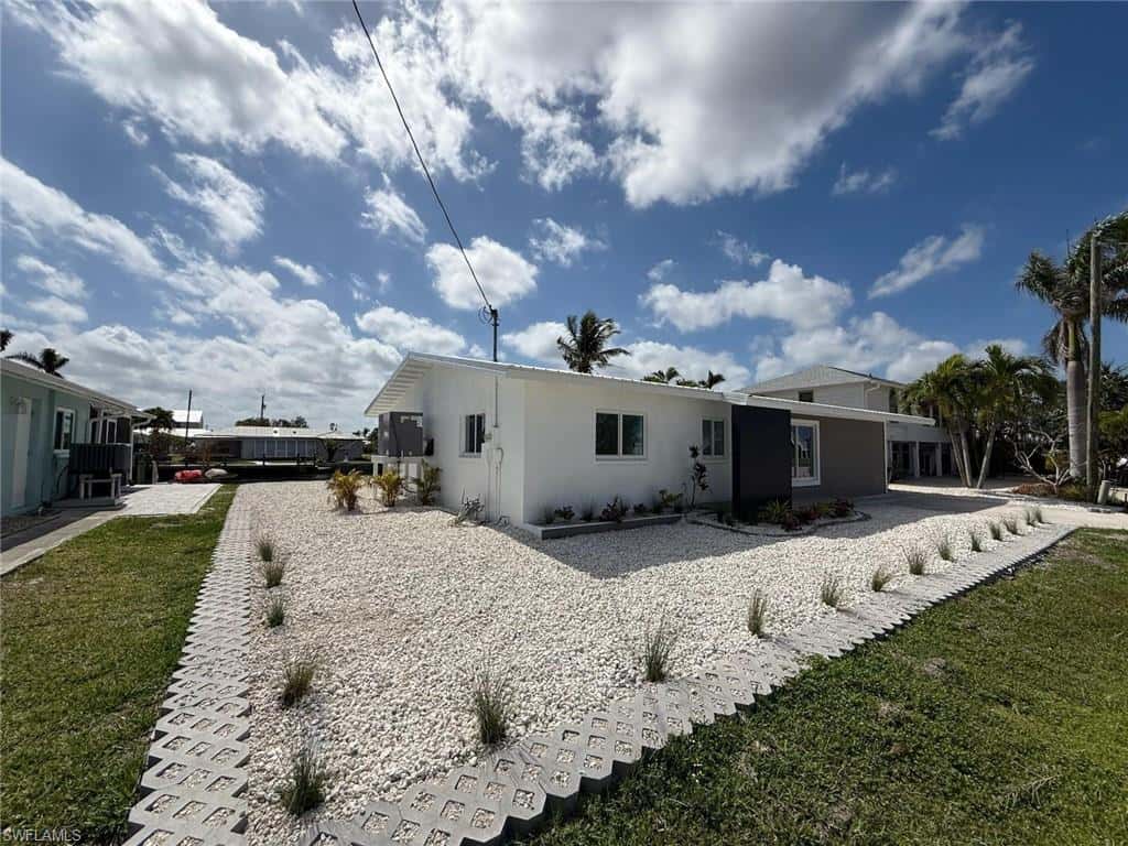 2823 Janet St, Matlacha, photo 4