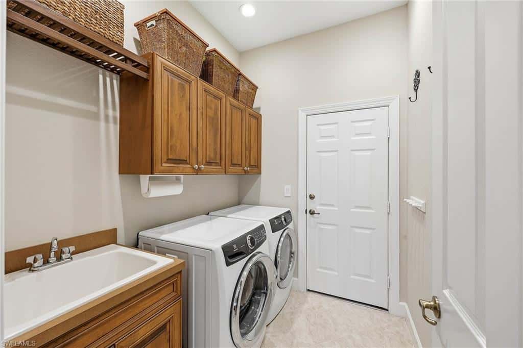 8793 Mustang Island Cir, Naples, photo 32