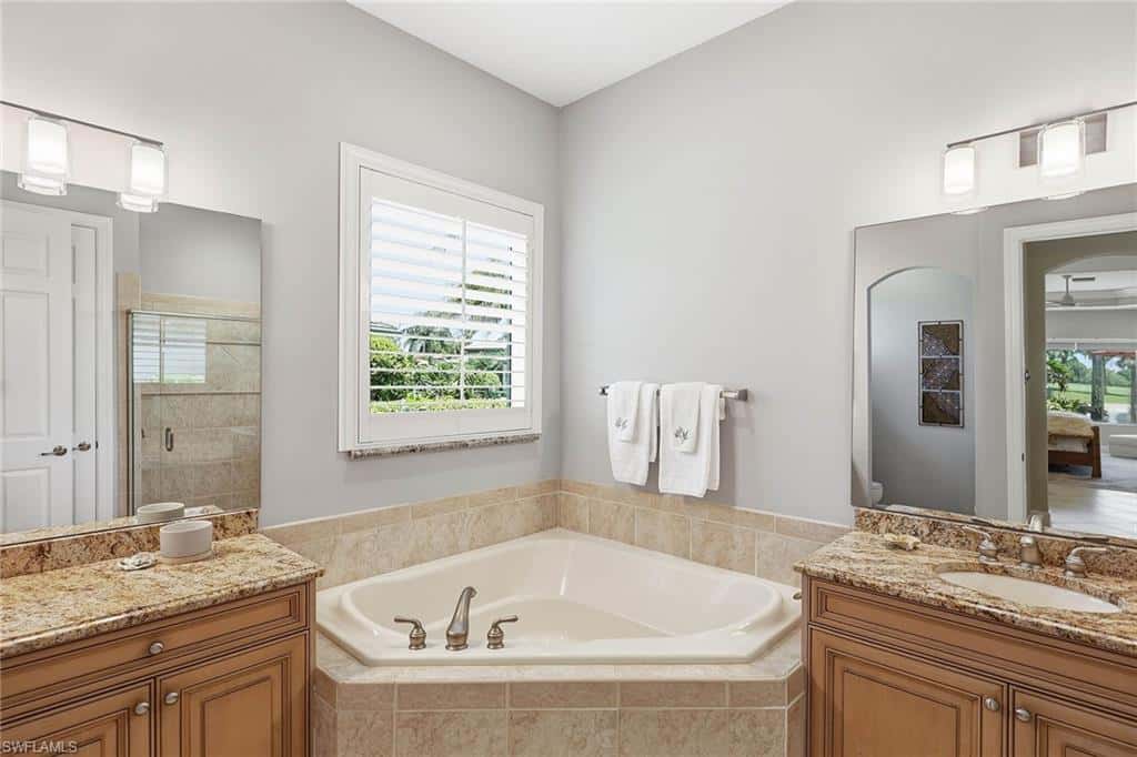 8793 Mustang Island Cir, Naples, photo 21