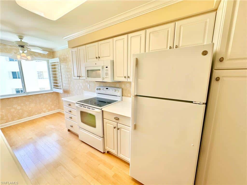 3420 Gulf Shore Blvd #43, Naples, photo 6