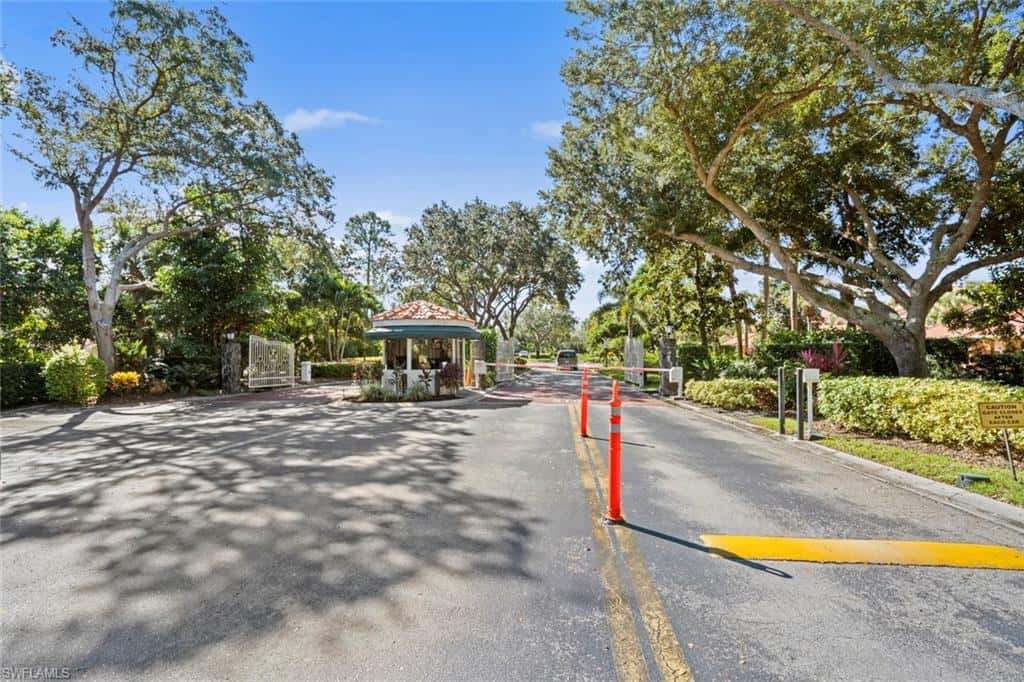 2325 Hidden Lake Dr #1, Naples, photo 31