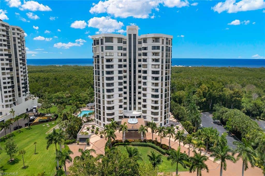 6075 Pelican Bay Blvd #204, Naples, photo 25