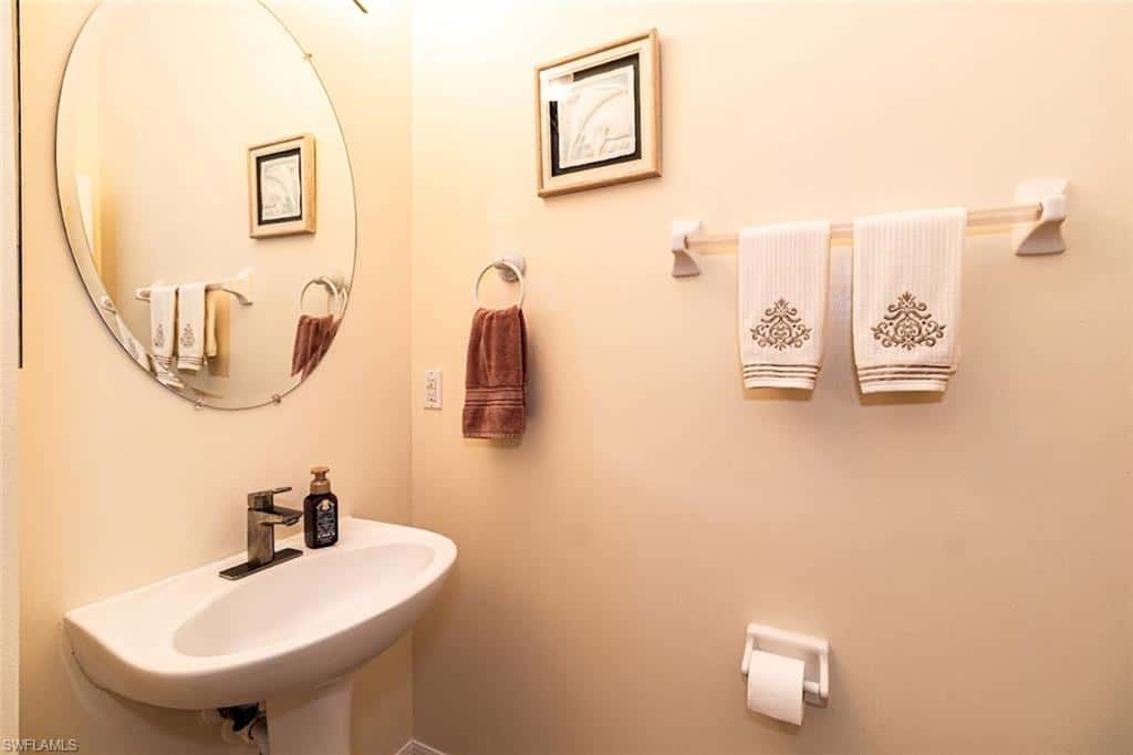 2540 Keystone Lake Dr, Cape Coral, photo 6