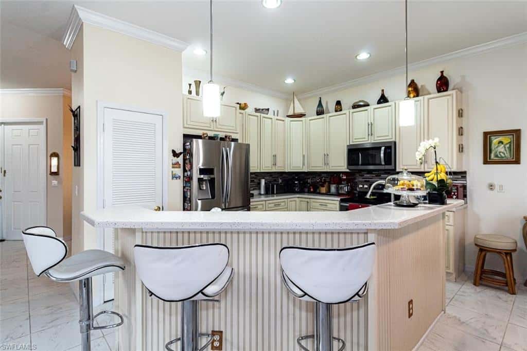 2540 Keystone Lake Dr, Cape Coral, photo 9