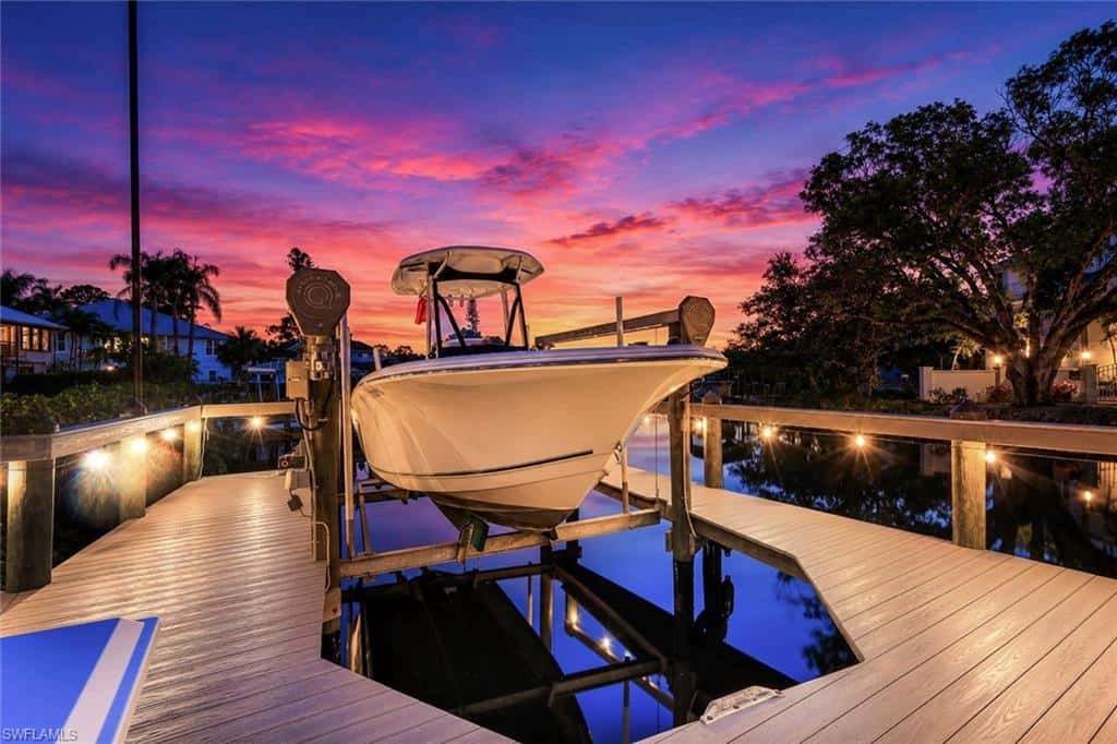 3858 Riviera Cir, Bonita Springs, photo 6