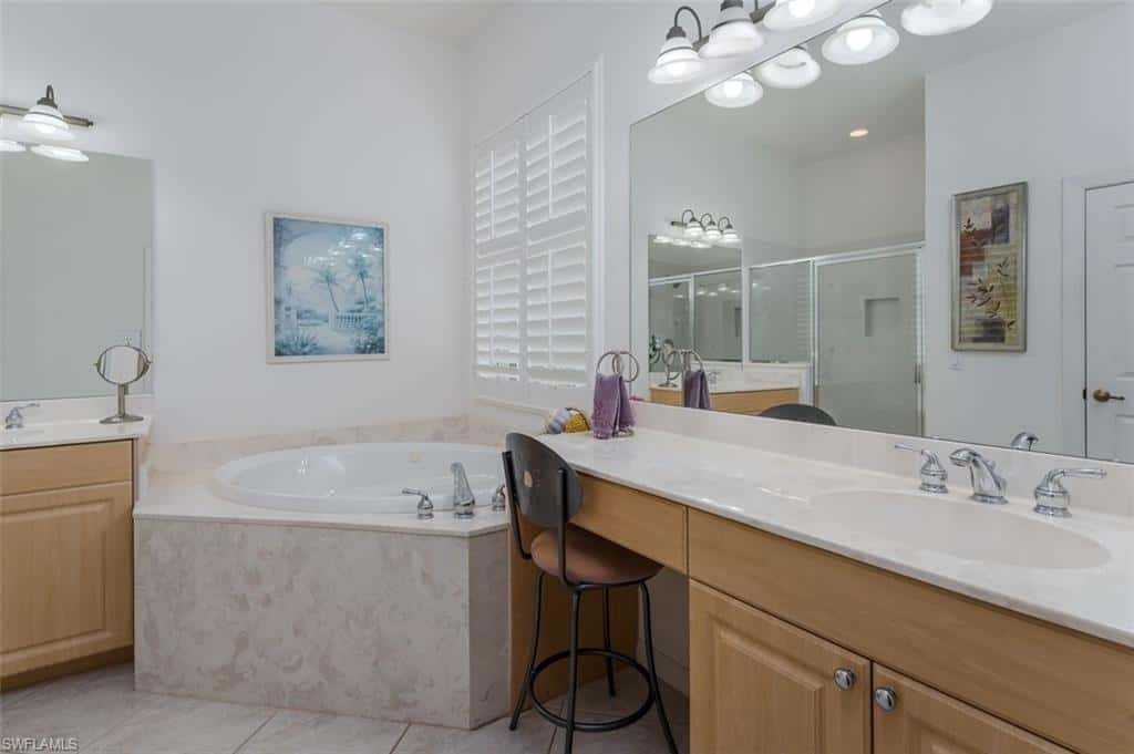 15821 Delaplata Ln, Naples, photo 17