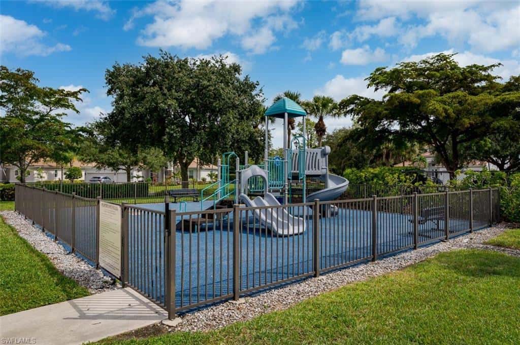 15821 Delaplata Ln, Naples, photo 31