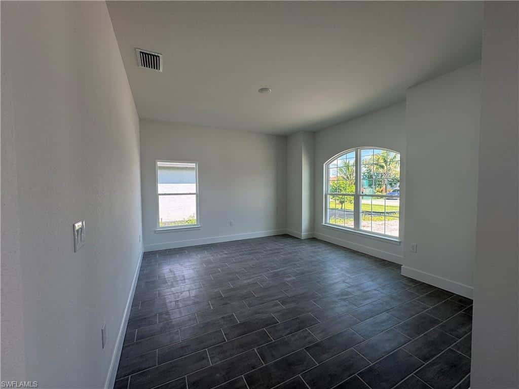 302 1st Ter, Cape Coral, photo 6