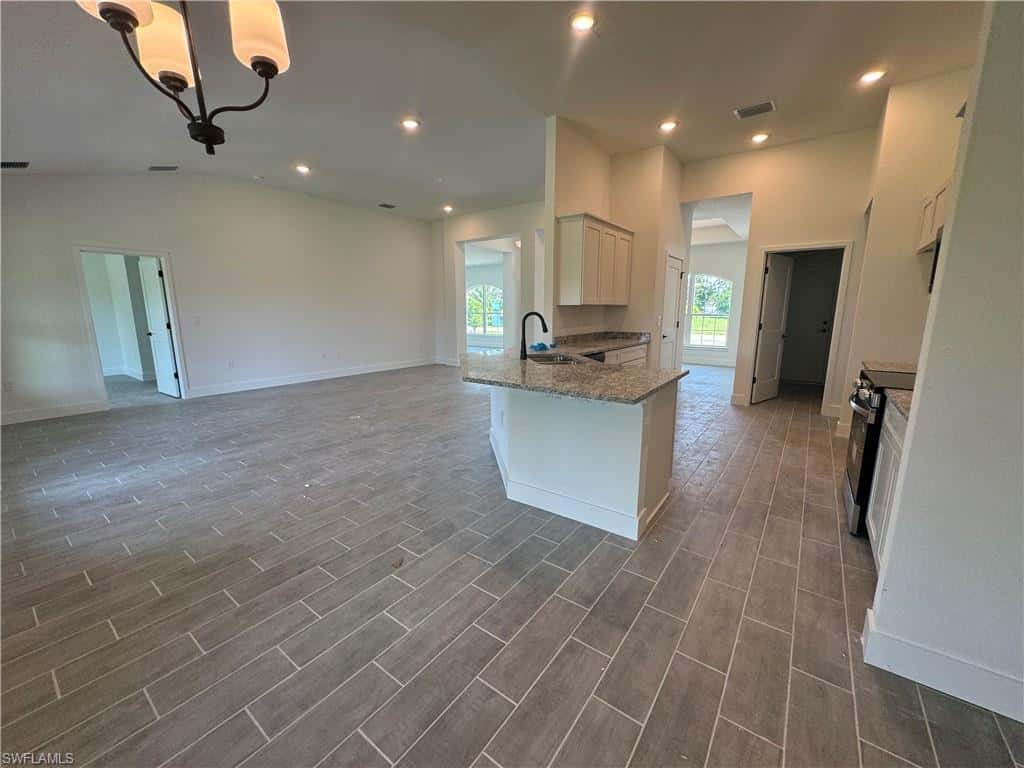 302 1st Ter, Cape Coral, photo 13