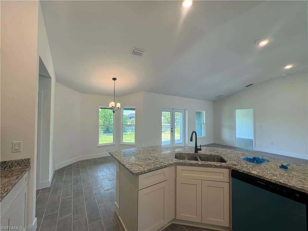302 1st Ter, Cape Coral, photo 16