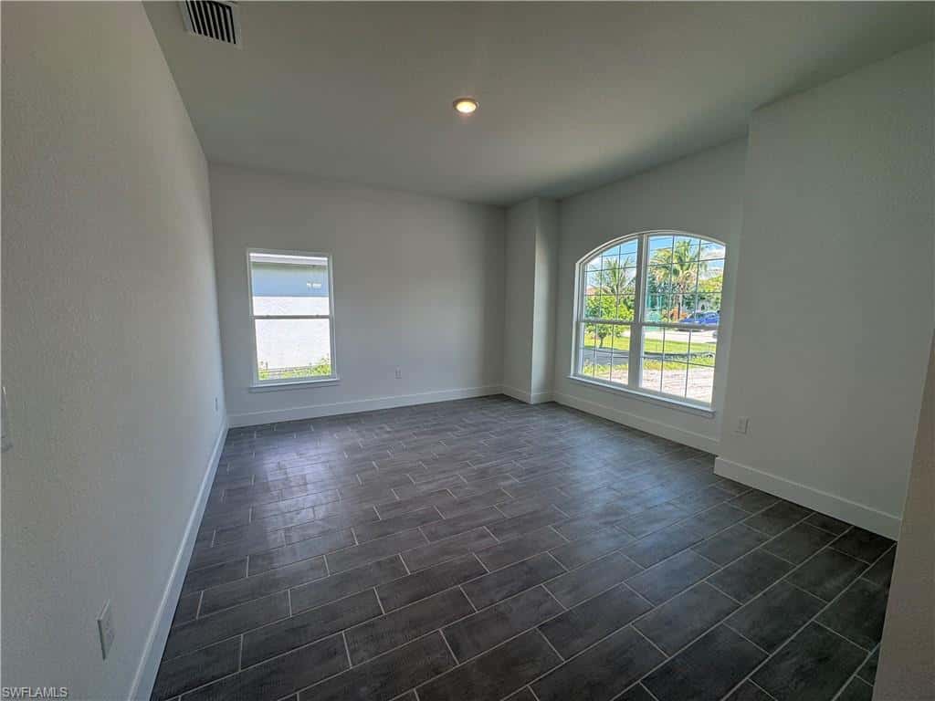302 1st Ter, Cape Coral, photo 9