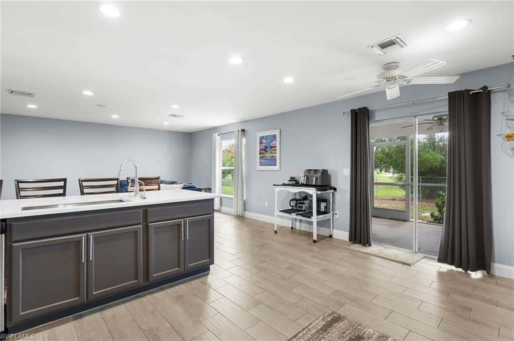 3705 27th St, Lehigh Acres, photo 9