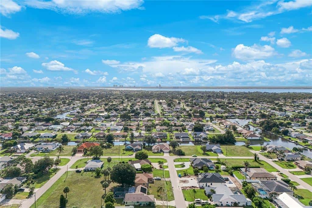 615 19th Ct, Cape Coral, photo 41