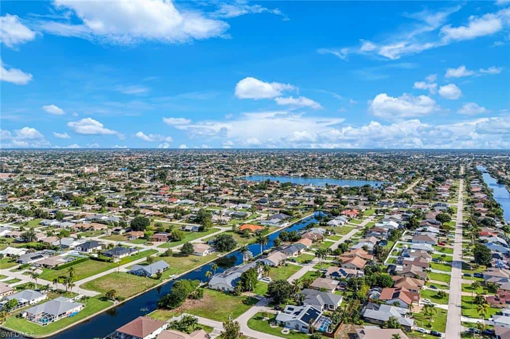615 19th Ct, Cape Coral, photo 4