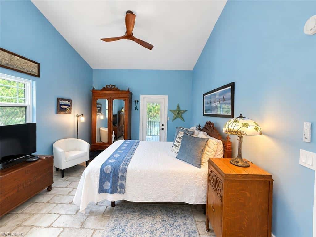 1318 Junonia St, Sanibel, photo 11