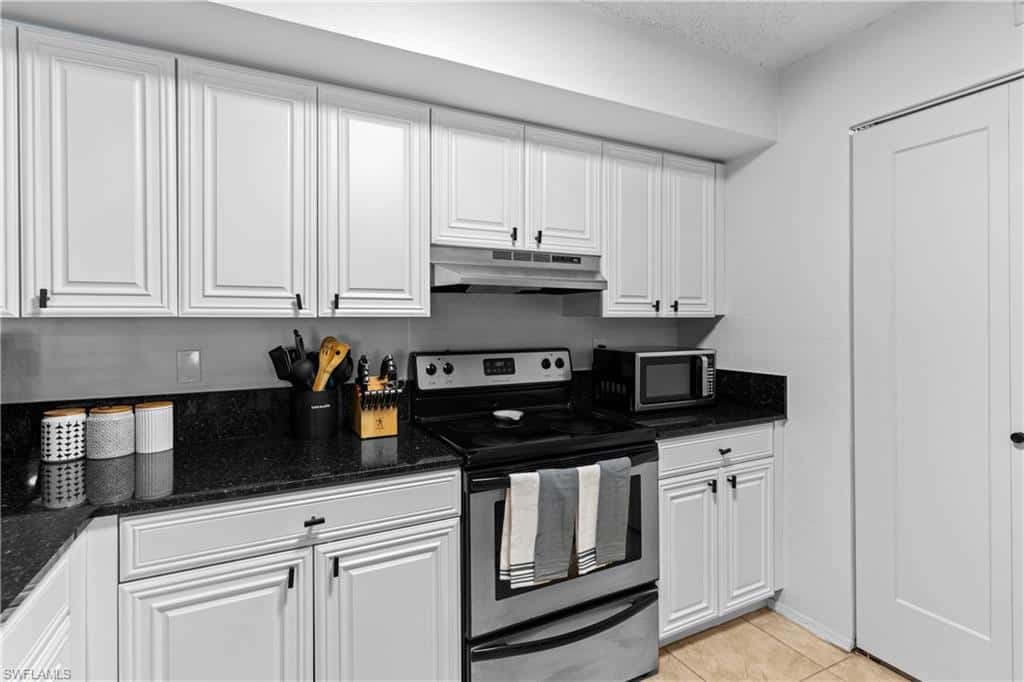 8225 Ibis Club Dr #204, Naples, photo 13