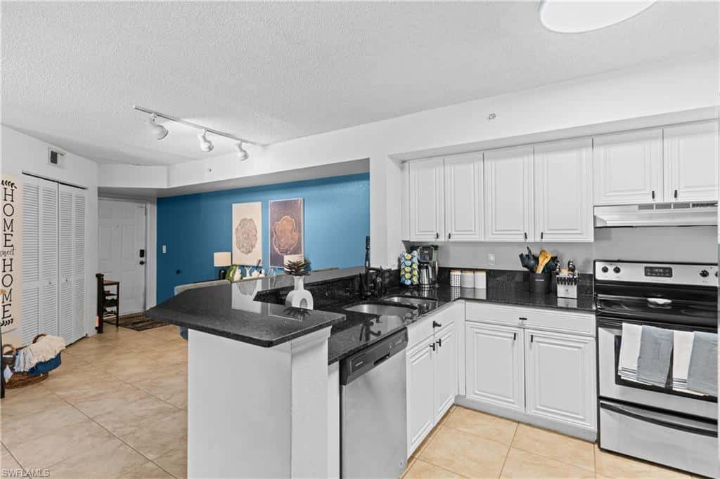 8225 Ibis Club Dr #204, Naples, photo 9
