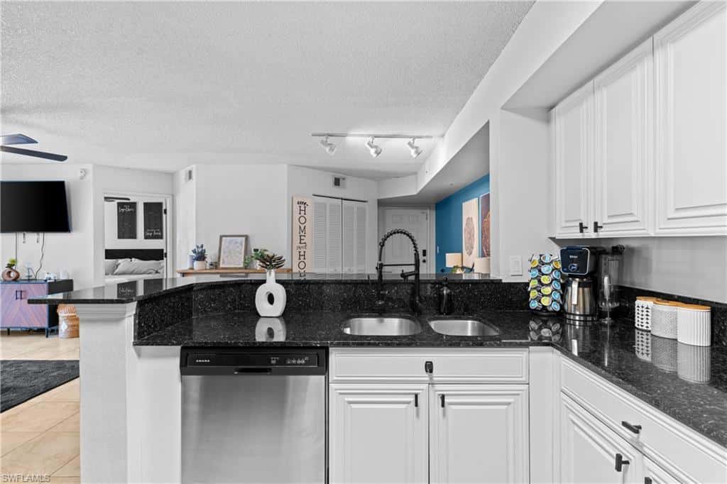 8225 Ibis Club Dr #204, Naples, photo 11