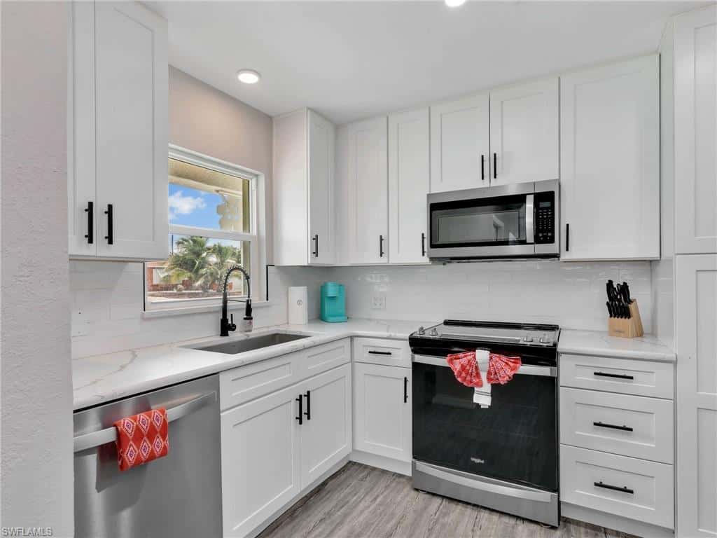 195 Hibiscus Dr, Fort Myers Beach, photo 7