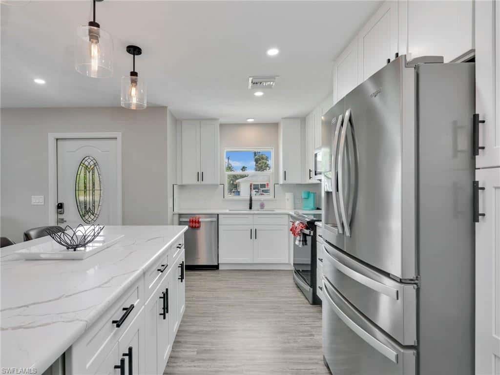 195 Hibiscus Dr, Fort Myers Beach, photo 5