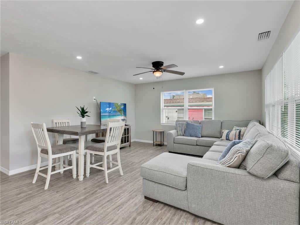 195 Hibiscus Dr, Fort Myers Beach, photo 9