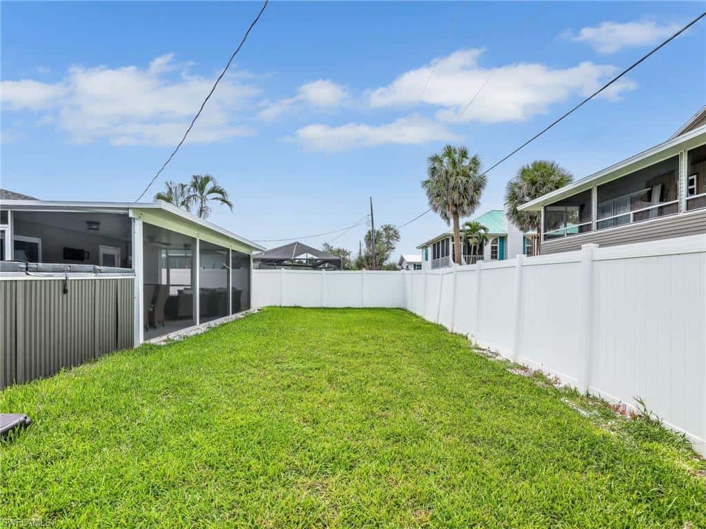 195 Hibiscus Dr, Fort Myers Beach, photo 30