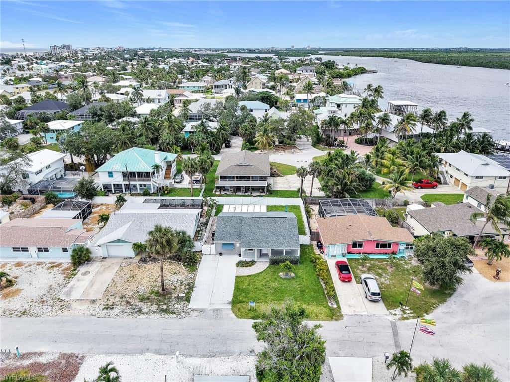 195 Hibiscus Dr, Fort Myers Beach, photo 34