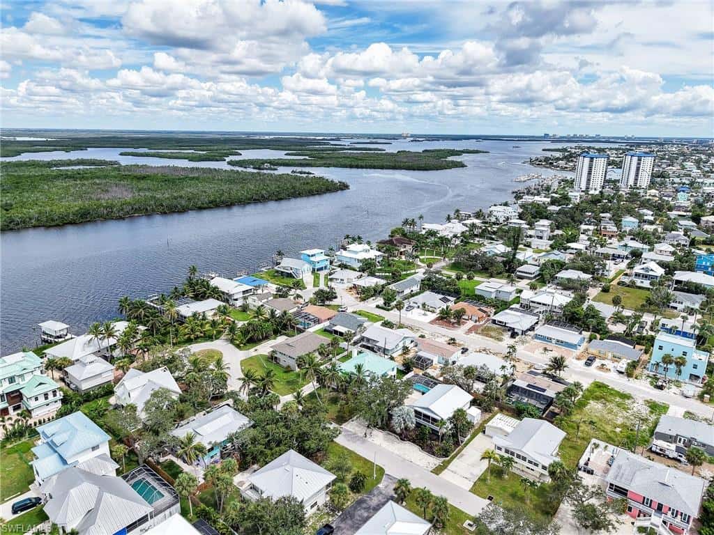 195 Hibiscus Dr, Fort Myers Beach, photo 49
