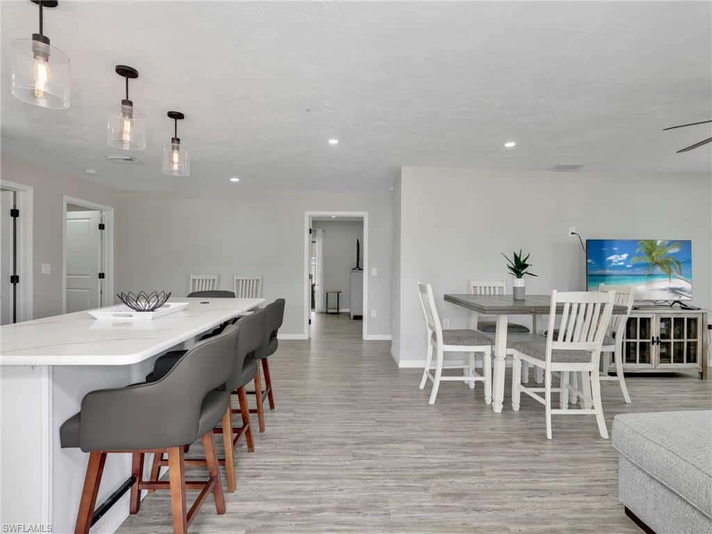 195 Hibiscus Dr, Fort Myers Beach, photo 4
