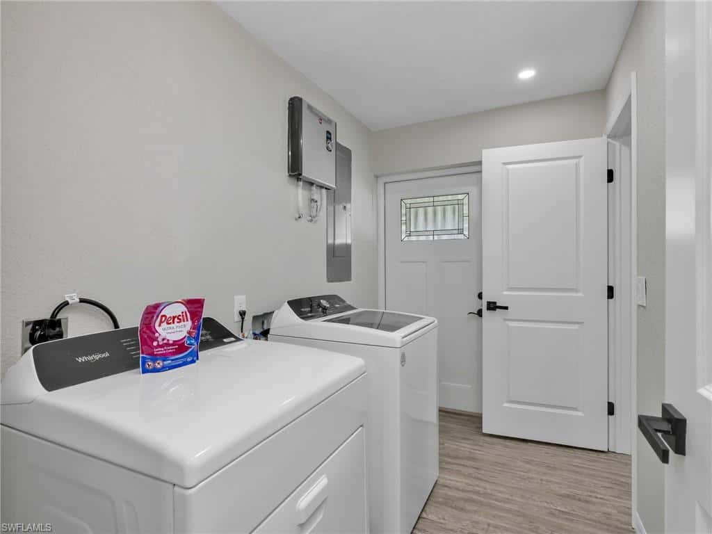 195 Hibiscus Dr, Fort Myers Beach, photo 25