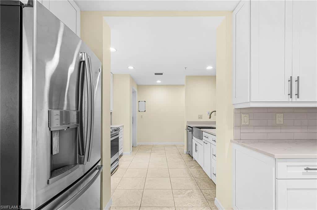 221 9th St #301, Naples, photo 5
