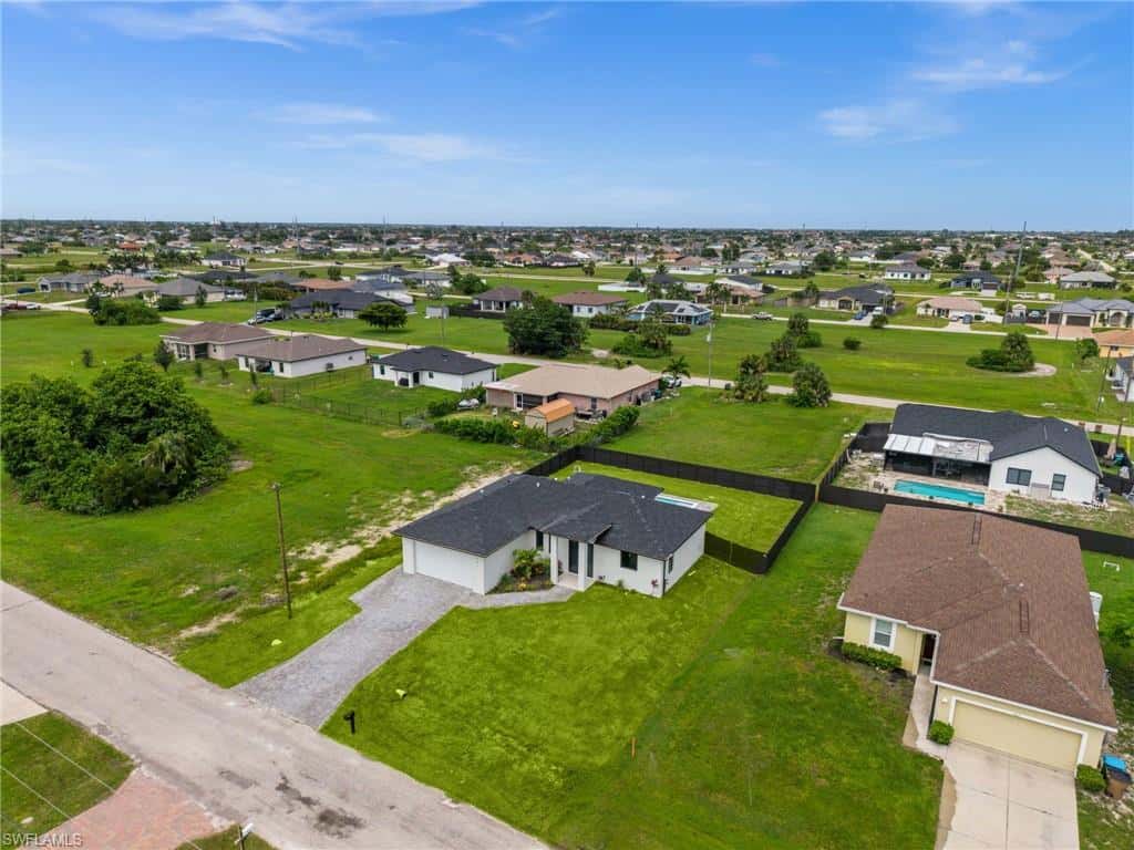 409 25th Pl, Cape Coral, photo 5