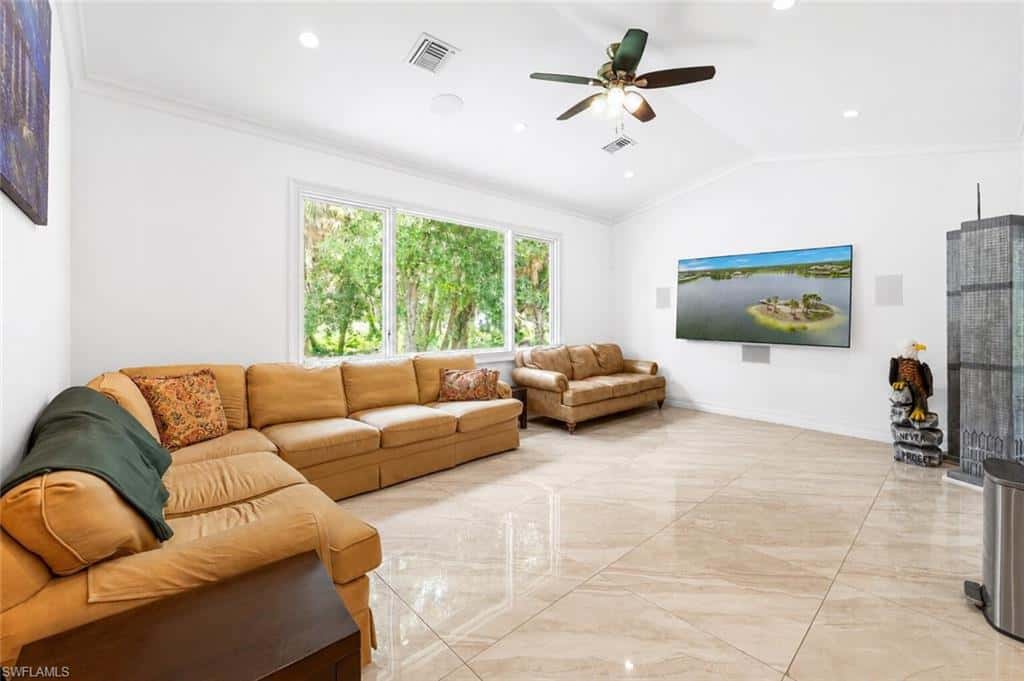 556 6th St, Naples, photo 16