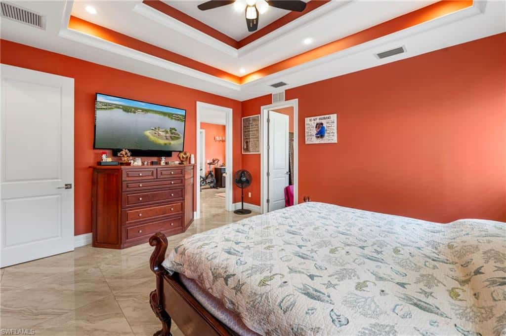 556 6th St, Naples, photo 22